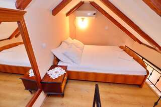 Апартаменты Apartments Ivetić Котор Двухуровневый номер-студио с видом на сад-3