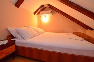 Апартаменты Apartments Ivetić Котор Двухуровневый номер-студио с видом на сад-5